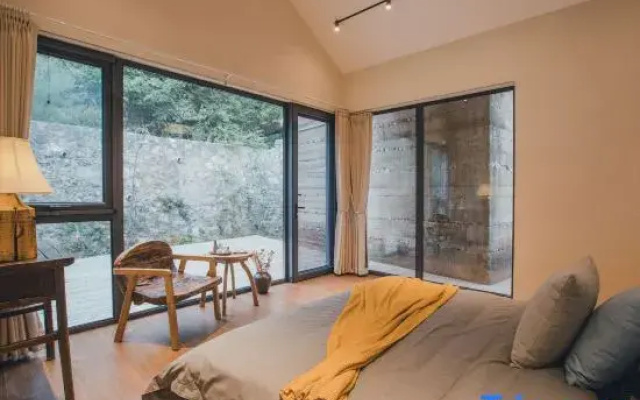 Youlanshan - Song - Homestay