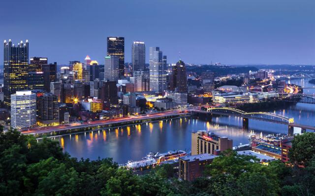 Sheraton Pittsburgh Hotel at Station Square