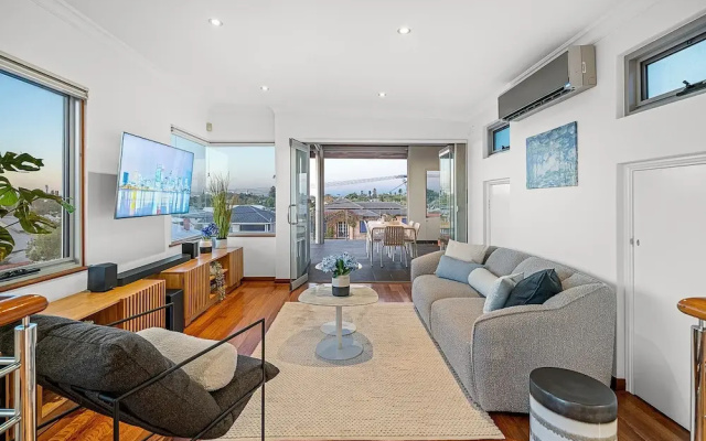 Designer Luxury 3brd - Epic Views - South Perth