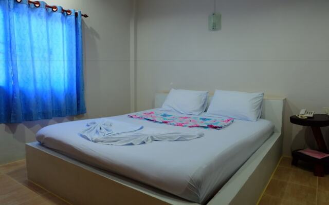 Ruan Chompoo Resort