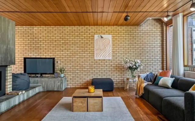 Modernist Design House With Garden Near the Beach