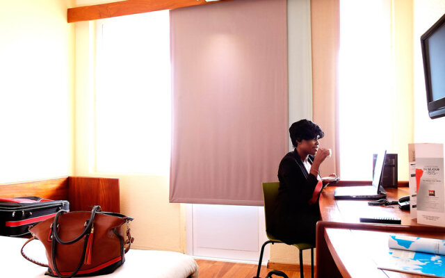 Ibis Lome Centre