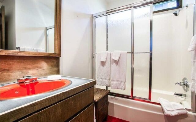 Black Bear Lodge - 5 Bedrooms Home