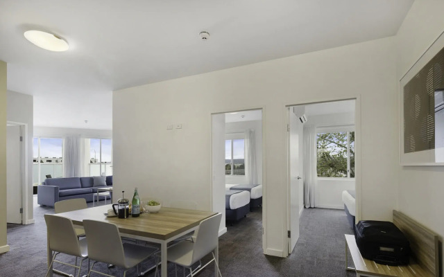 Quest Mawson Lakes