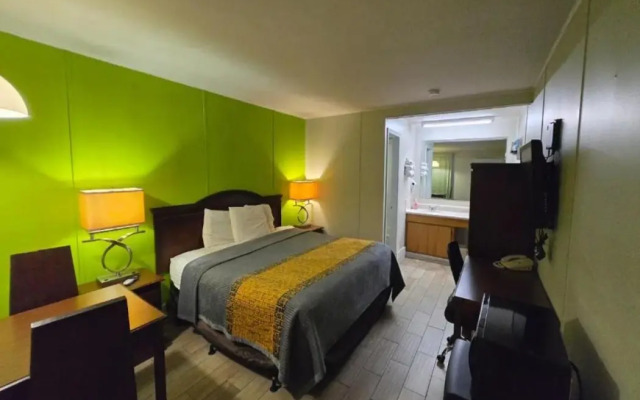 OYO Hickory House Inn