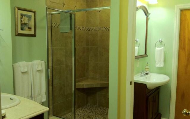 Brookside Mountain Mist Inn