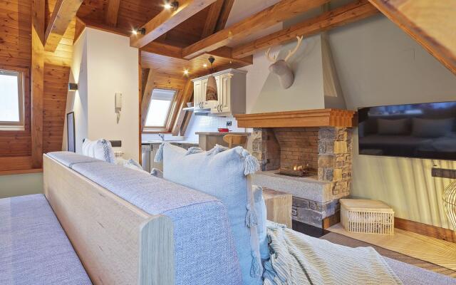 Luderna - Casa Eth Farrow I