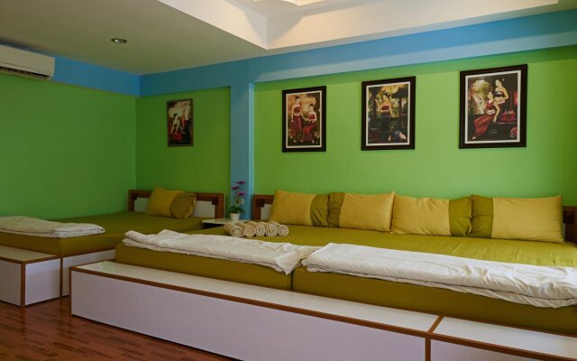 De Lunar Resort Koh Larn