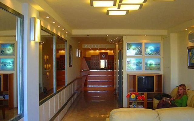 Elysee Hotel