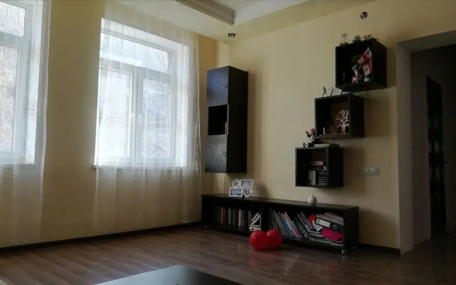 Lori travel Guest House