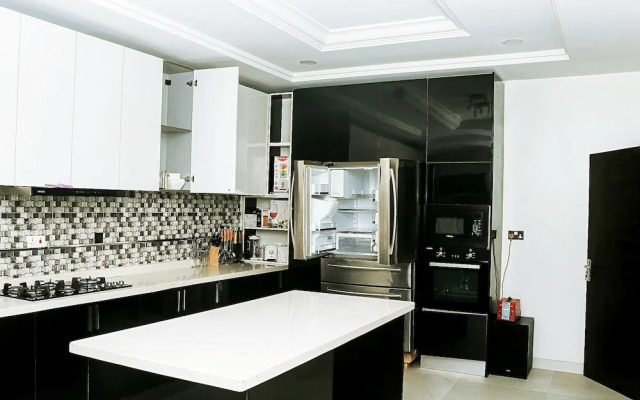 Remarkable 3-bed Villa in Ajah Ogombo