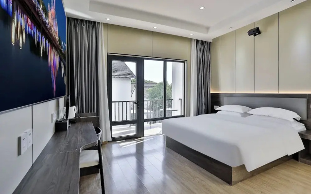 Yinshu Lunas Vila Courtyard Garden Resort  (Shanghai International Tourism Resort Branch)