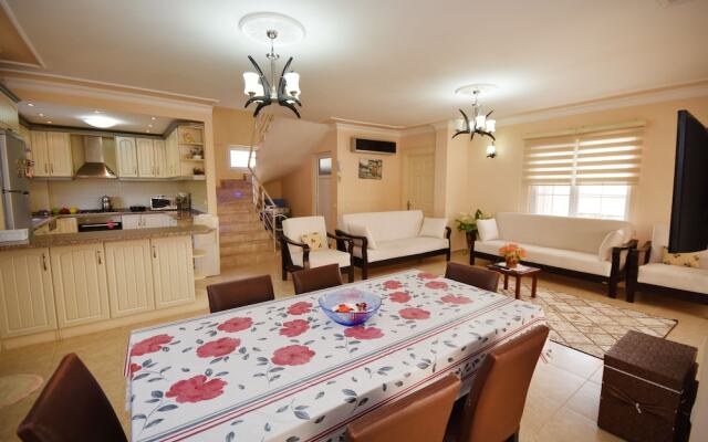 Villa Yonca by Helaltatilvillari