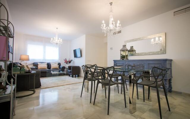 Holidays2Malaga Train Station Area Apartments