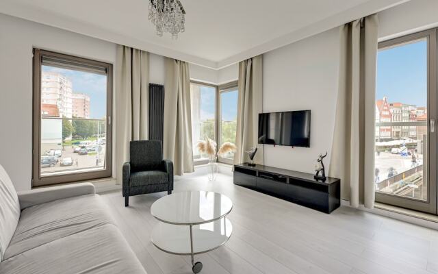 Waterlane Riverside SPA, Pool & Gym by Downtown Apartments