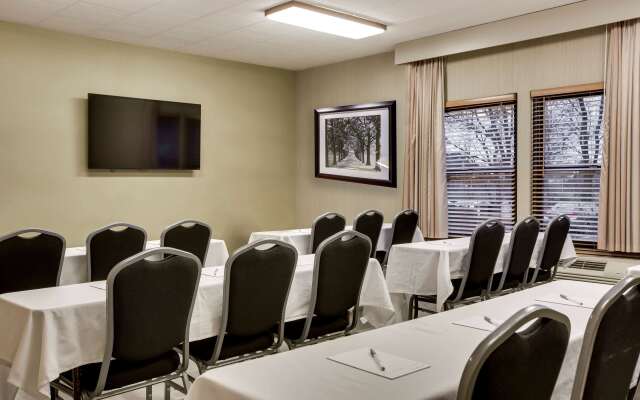 Wingate by Wyndham Cranberry