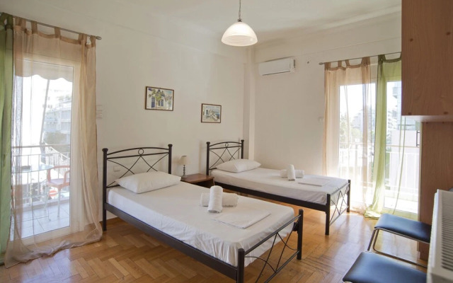 Baroness Apartment in Piraeus