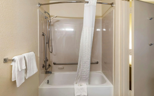 Quality Inn Duluth - Atlanta Northeast