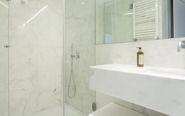 Bright & Spacious Sanctuary in the Center of Porto