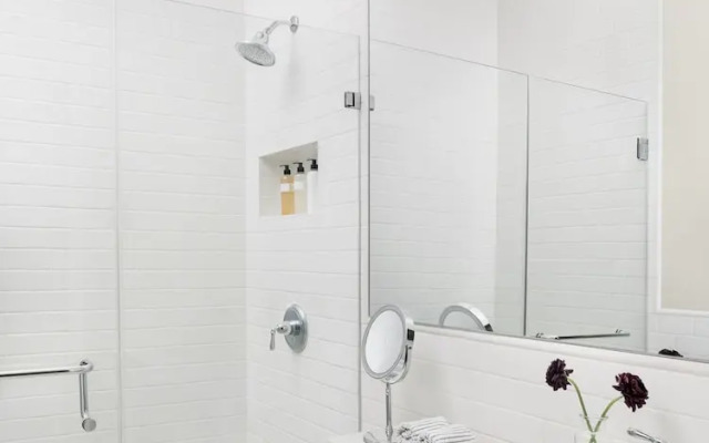 1313 West Luxury Boutique Hotel