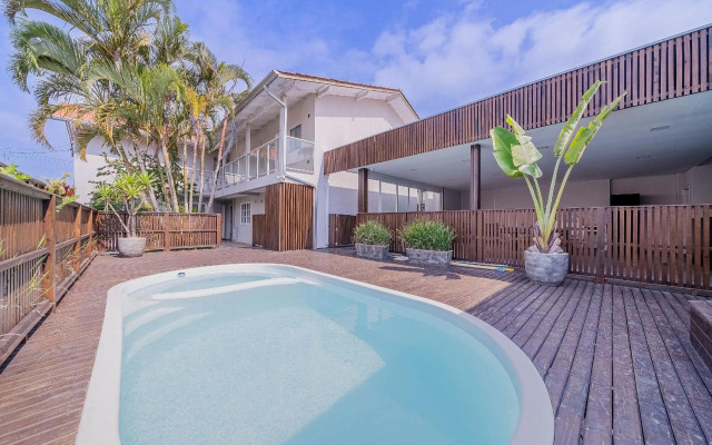 026 - Lindo Residencial com Piscina e Jacuzzi em Bombas