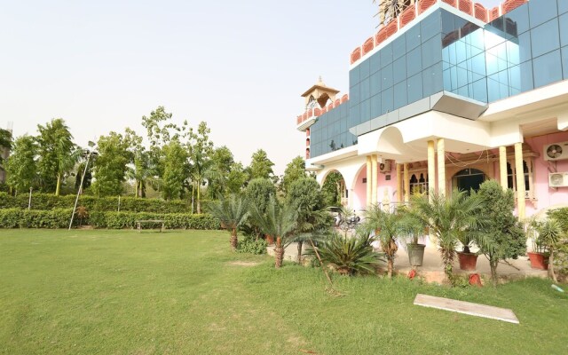 OYO 15492 Hotel Dolly