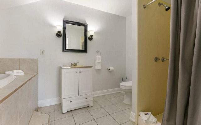 Canal Express Rooms