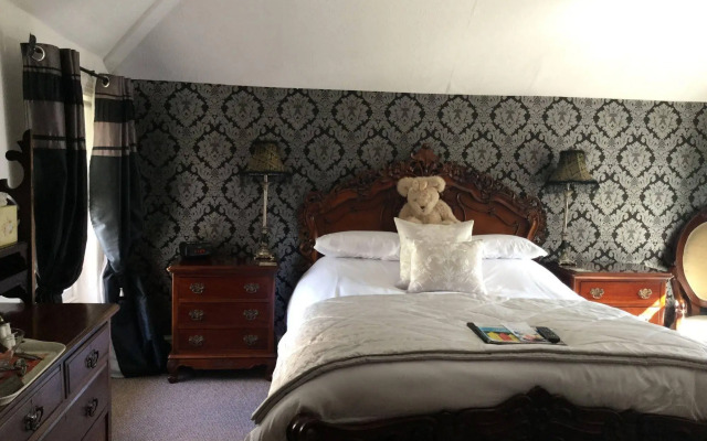 Plas Llwyd Guest House