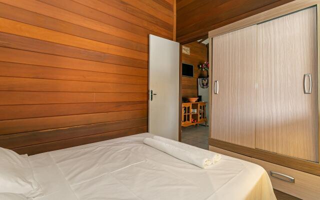 Casa c/ área verde e perto da praia LDS173