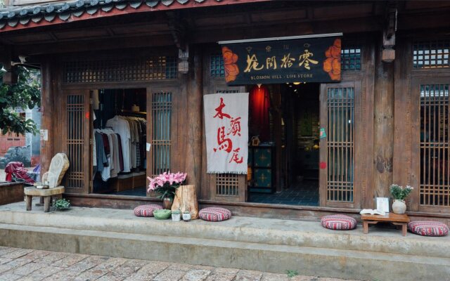 Blossom Hill Inn Lijiang Eminentland