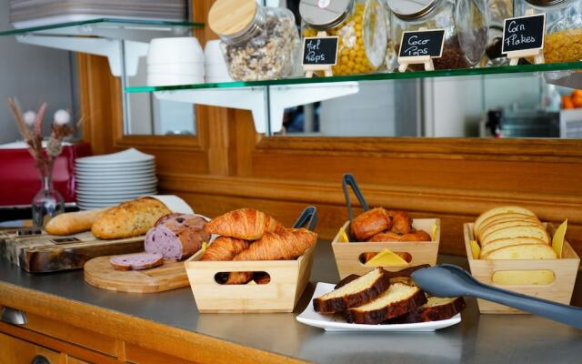 Brit Hotel Essentiel Reims Taissy