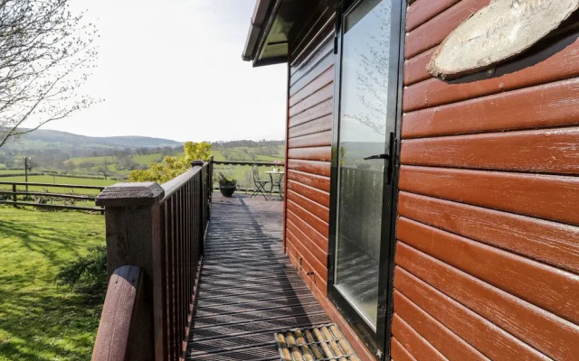 Summertime Lodge