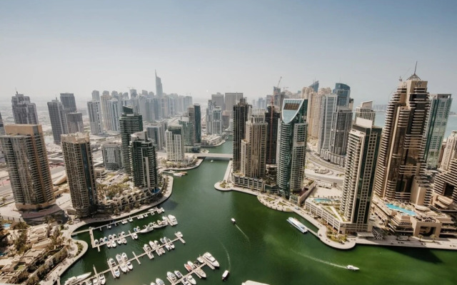 Fantastay Marina Gate Tower