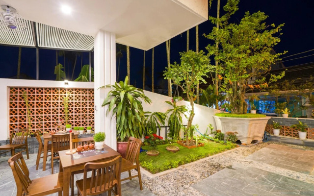 Hoi An Grace River Villa