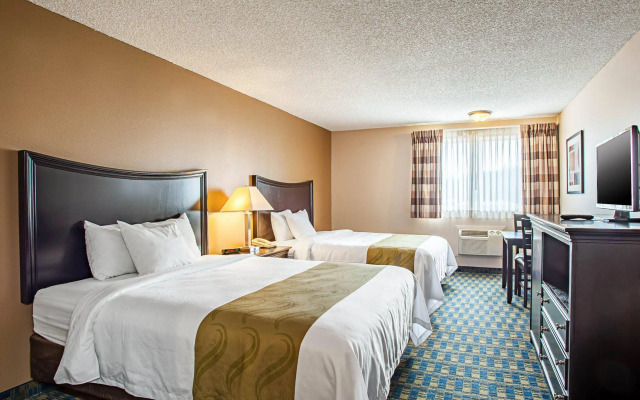 Quality Inn & Suites Kenedy - Karnes City