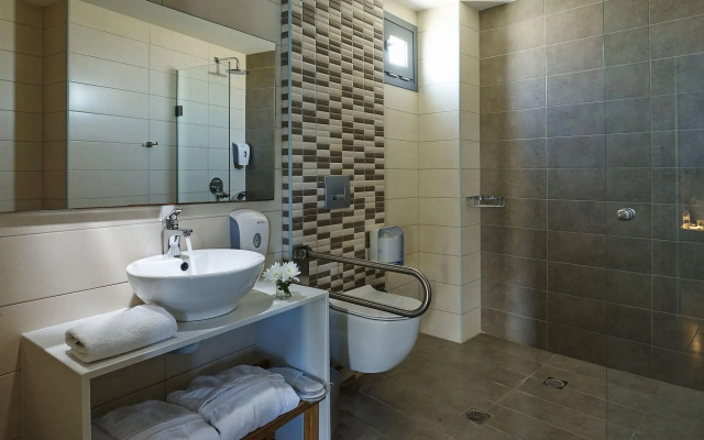 Pollis Hotel
