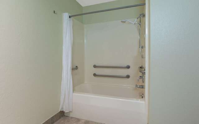 AmericInn by Wyndham Petoskey