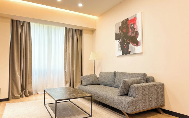 May Seven Service Apartment