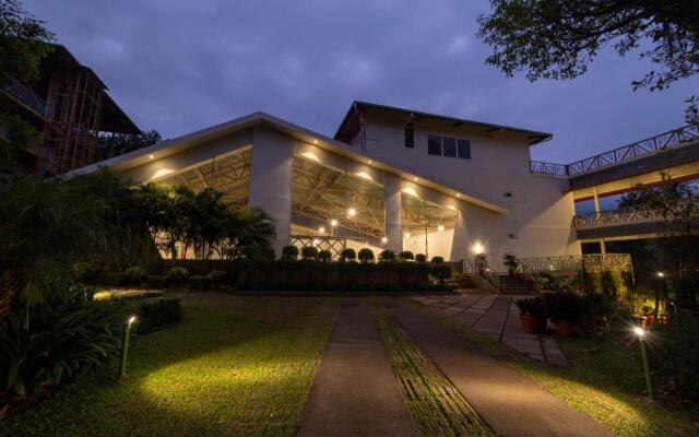 Honey Dewz Exotica Hotel & Resort