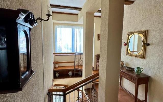 Luna House