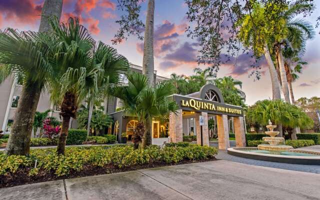 La Quinta Inn & Suites by Wyndham Coral Springs South