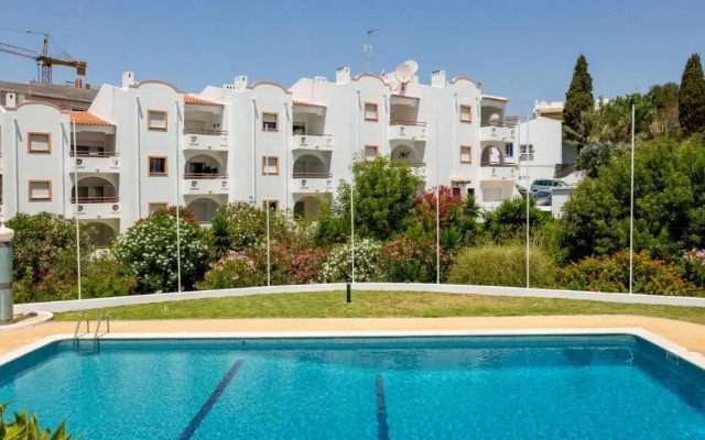 Charming Beachside Apartment w/ Pool by LovelyStay