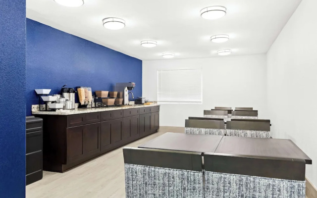 SureStay by Best Western Groves