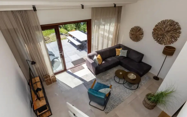 Attractive Holiday Home, Sunny Garden, Near the Beach