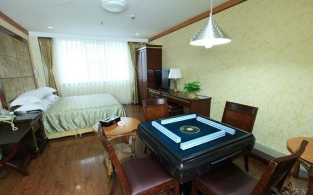 Huazhong Holiday Hotel