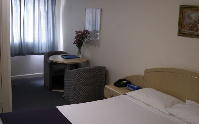 Greenwich Inn Sydney Hotel