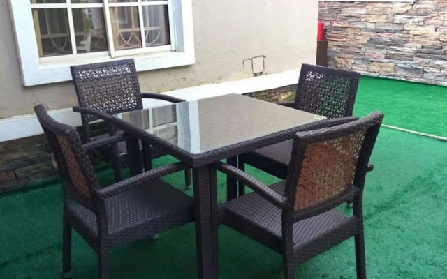 Adanma Hotels & Suites - House 11