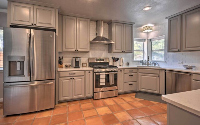 Stylish Home - Walk to Texas Tech University!