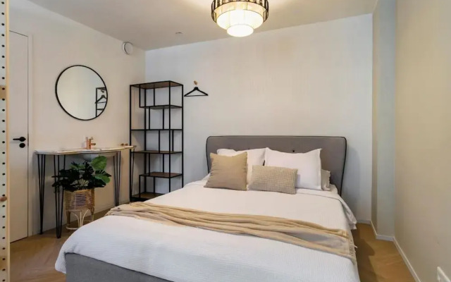 Beautiful Flat With Shared Garden