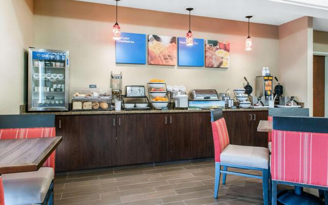 Comfort Inn & Suites Porter near Indiana Dunes